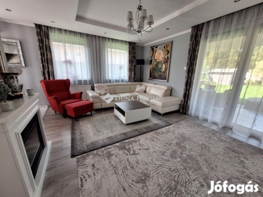 Eladó 175 nm-es ház Erdőkertes