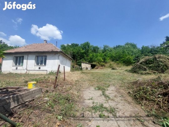 Eladó 1798 nm-es telek Kulcs