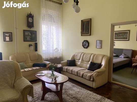 Eladó 179 nm-es lakás Tolna