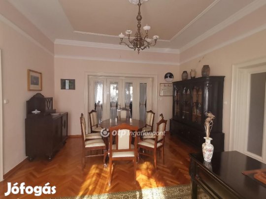 Eladó 180 nm-es ház Békéscsaba