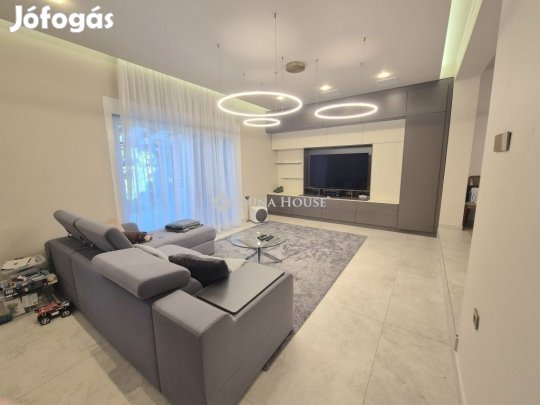 Eladó 180 nm-es ház Debrecen