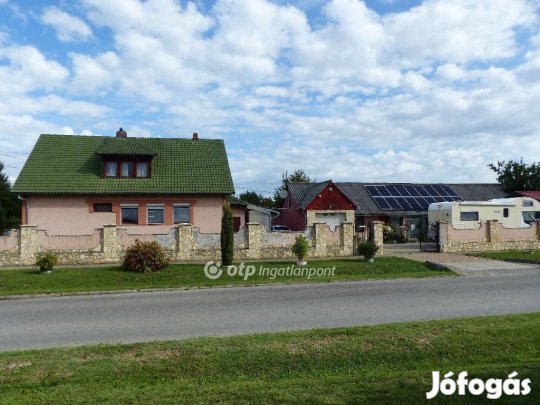 Eladó 180 nm-es ház Kozármisleny