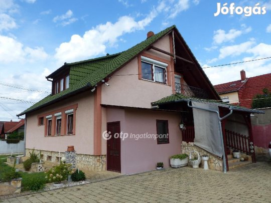 Eladó 180 nm-es ház Kozármisleny