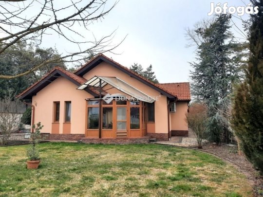 Eladó 184 nm-es ház Inárcs