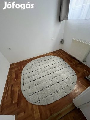 Eladó 185x185cm-es szőnyeg