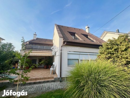 Eladó 188 nm-es ház Székesfehérvár