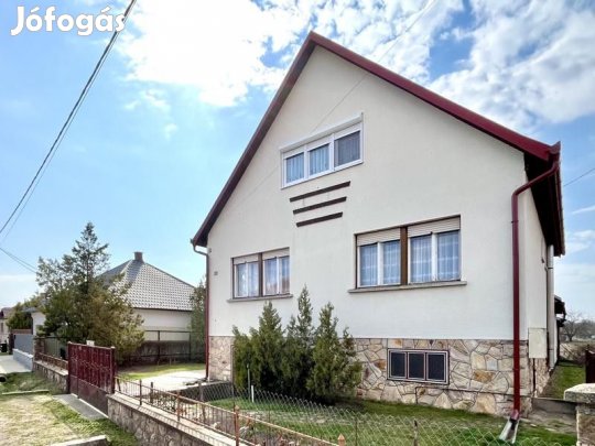 Eladó 190 nm-es Családi ház Nagykáta