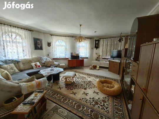 Eladó 191 nm-es ház Kunmadaras