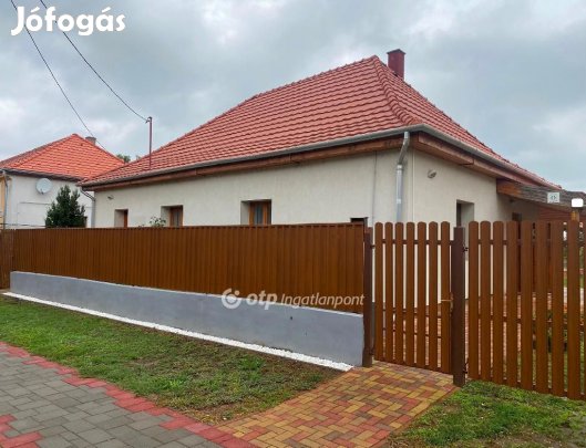 Eladó 193 nm-es ház Egyek