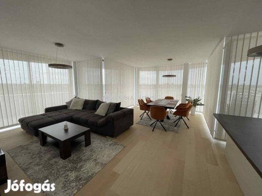 Eladó 195 nm-es lakás Szeged