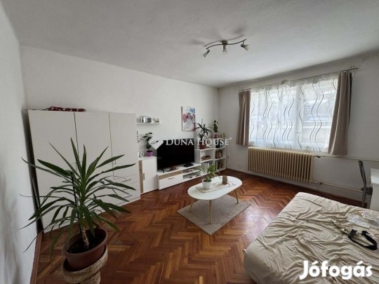 Eladó 198 nm-es ház Pécs