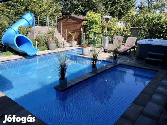 Eladó 198 nm-es ház Vecsés