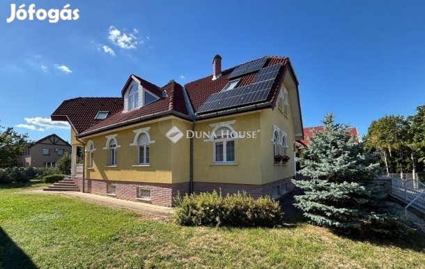 Eladó 199 nm-es ház Szombathely