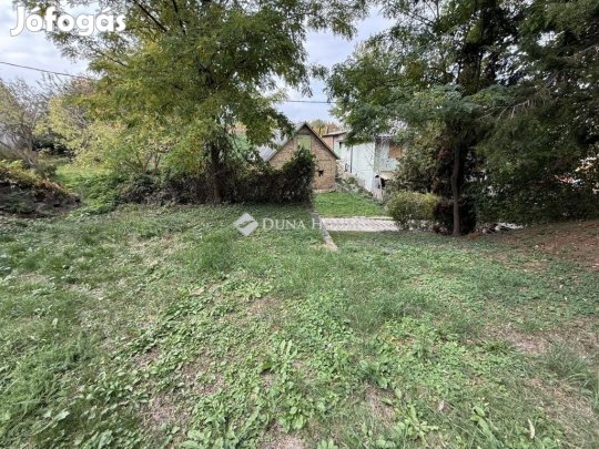 Eladó 19 nm-es ház Nyergesújfalu