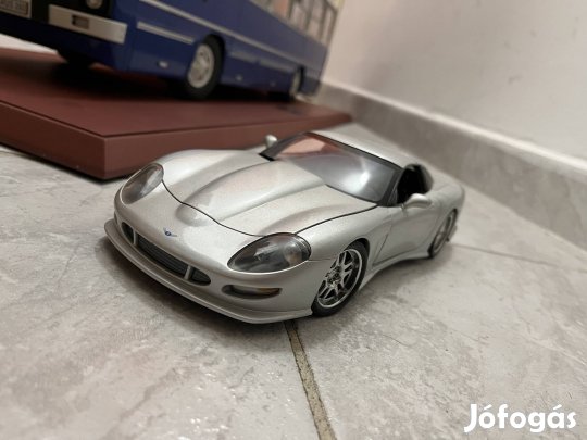 Eladó 1:18 Autoart Callaway C12