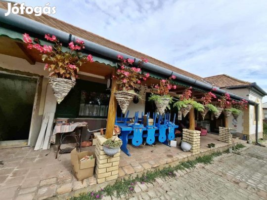 Eladó 200 nm-es Felújított Családi ház Kaposmérő