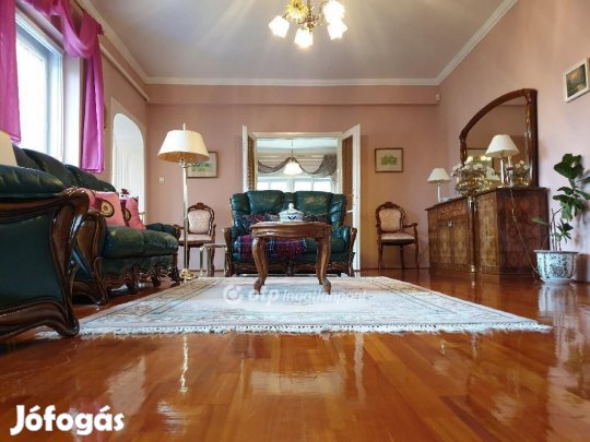 Eladó 200 nm-es ház Balassagyarmat