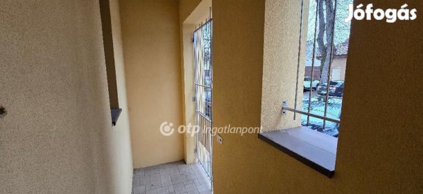 Eladó 200 nm-es ház Debrecen