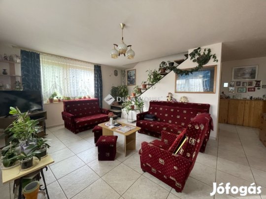 Eladó 200 nm-es ház Érsekcsanád