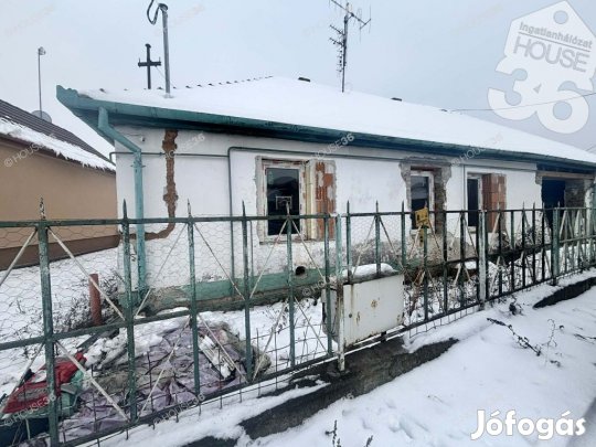 Eladó 200 nm-es ház Kecskemét