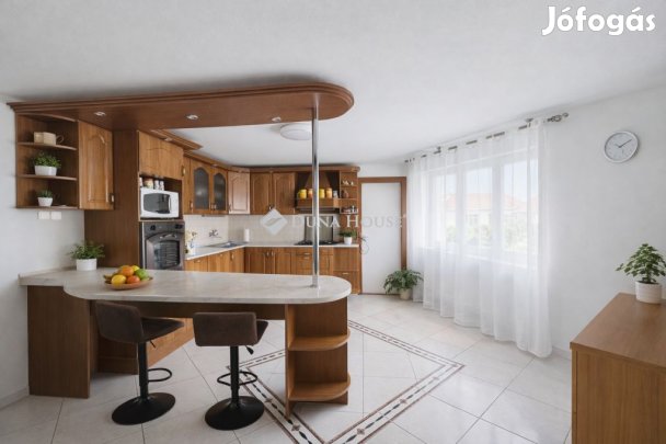 Eladó 200 nm-es ház Pogány