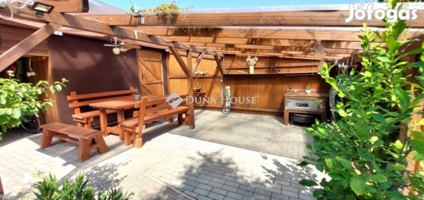 Eladó 203 nm-es ház Nárai