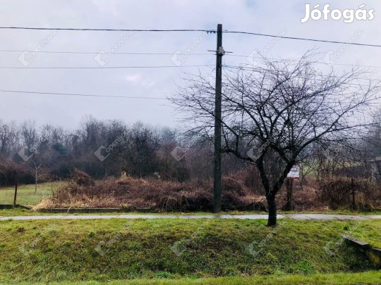 Eladó 2041 nm-es telek Csörnyeföld