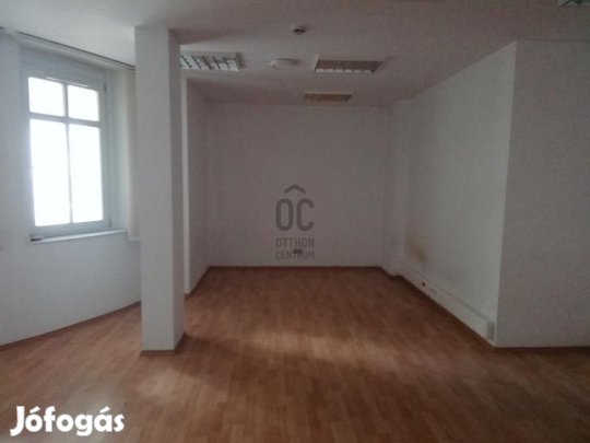 Eladó 204 nm-es lakás Zalaegerszeg