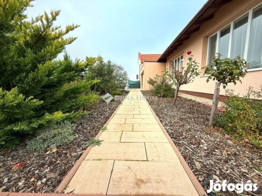 Eladó 205 nm-es ház Velence