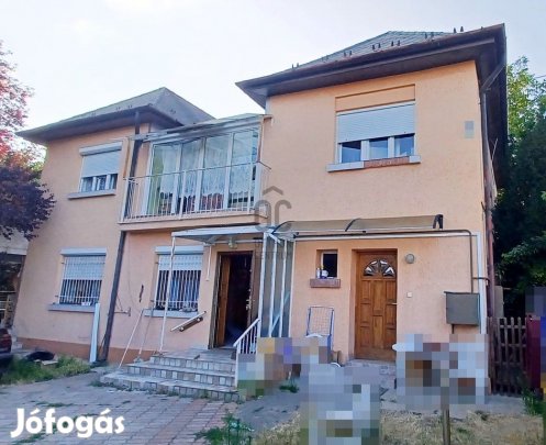 Eladó 208 nm-es ház Gödöllő