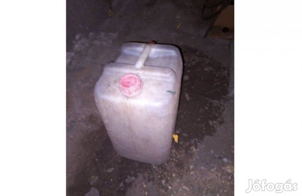 Eladó 20l es boros műanyag kanna