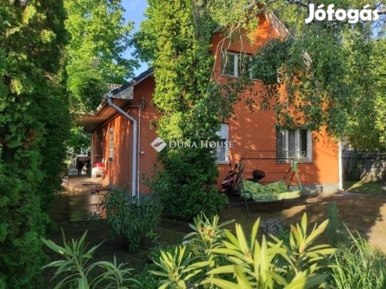 Eladó 210 nm-es ház Kecskemét