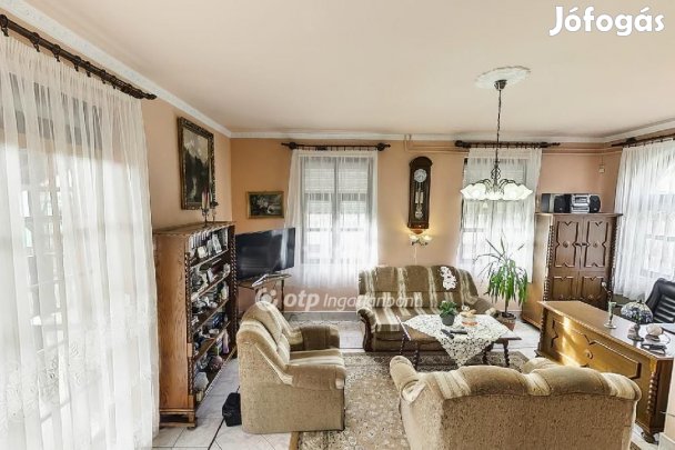 Eladó 210 nm-es ház Sarud