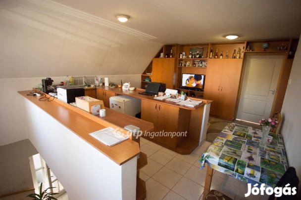 Eladó 212 nm-es ház Szűcsi