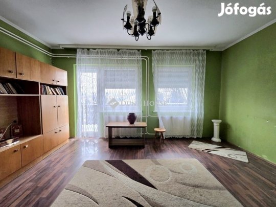 Eladó 213 nm-es ház Gyömrő