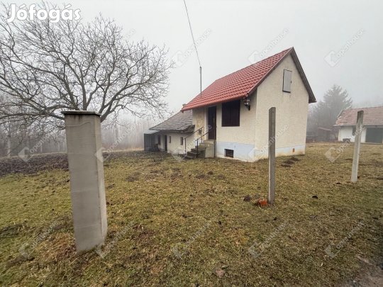 Eladó 2174 nm-es telek Gyűrűs