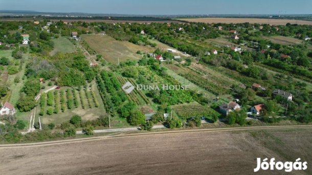 Eladó 2175 nm-es telek Tordas