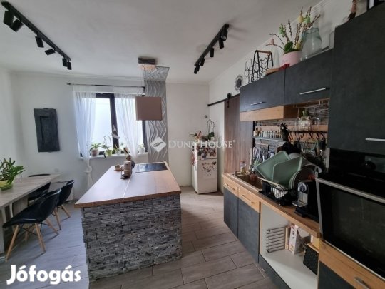 Eladó 217 nm-es ház Budaörs