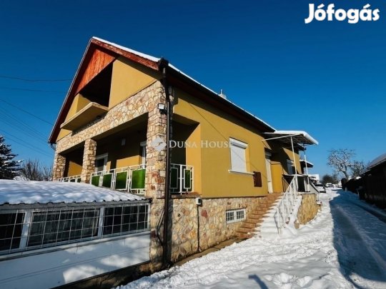 Eladó 217 nm-es ház Tápiószecső