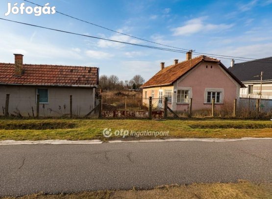 Eladó 2200 nm-es telek Nyíregyháza