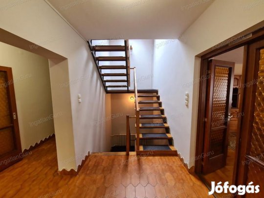Eladó 220 nm-es ház Kecskemét