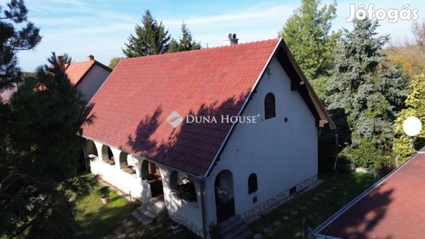 Eladó 224 nm-es ház Komárom