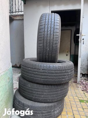 Eladó 225/60 R18 nyári gumik!