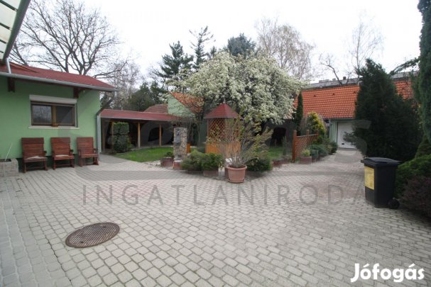 Eladó 225 m2 családi ház, Celldömölk