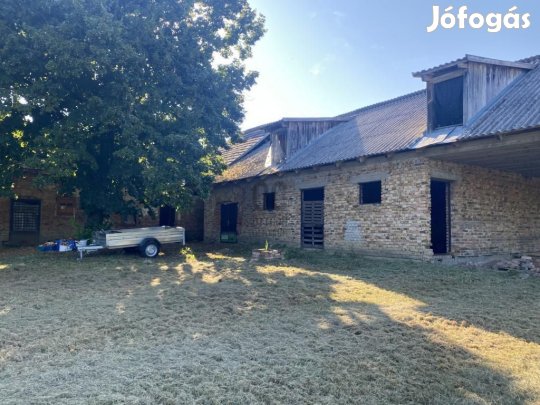 Eladó 226 nm-es ház Kehidakustány