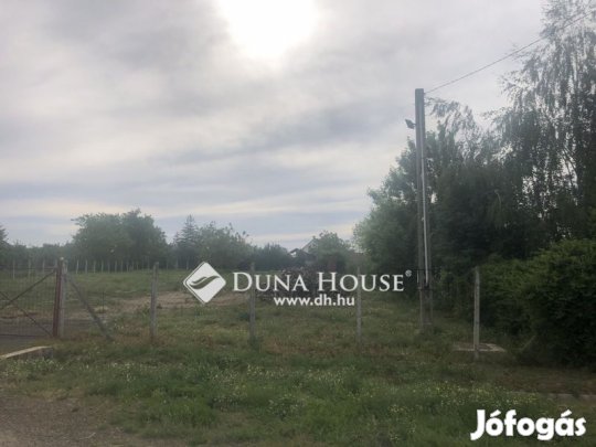 Eladó 2300 nm-es telek Tunyogmatolcs
