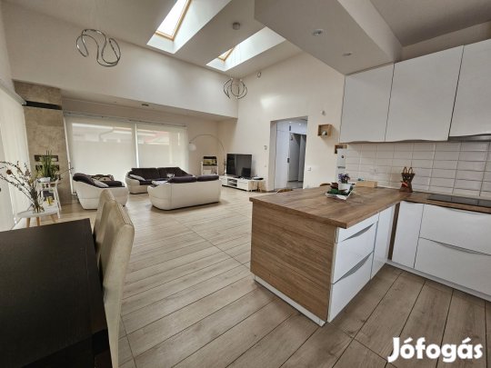 Eladó 230 m2 családi ház, Debrecen