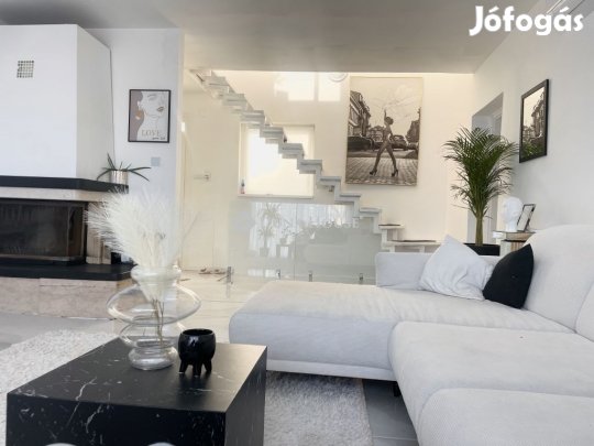 Eladó 230 nm-es ház Kozármisleny