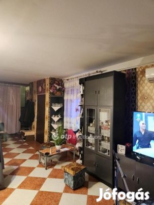 Eladó 230 nm-es ház Szigetszentmiklós