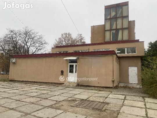 Eladó 240 nm-es ház Balassagyarmat